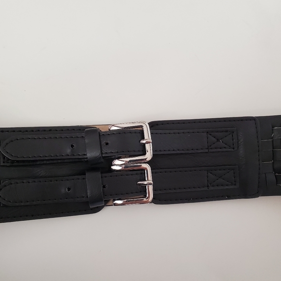 Black Wide Weaved Faux Leather Belt 🤩 - Picture 4 of 8